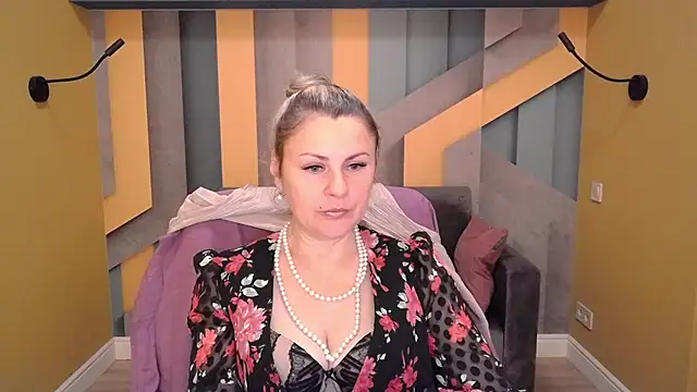 Candy Long online show from 11/15/25, 06:28