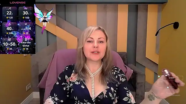 Candy Long online show from 10/27/25, 06:36