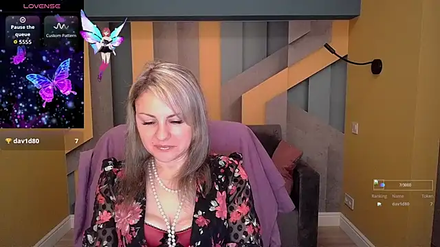 Candy Long online show from 11/17/25, 06:39