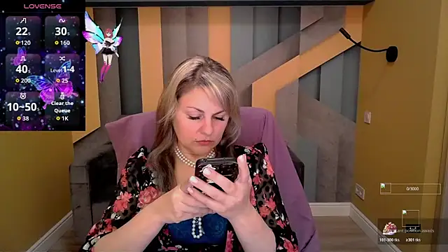 Candy Long online show from 11/24/25, 06:35