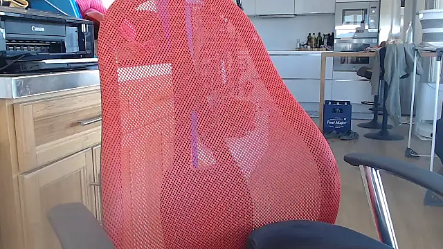 Snapshot of Lisa_Sack chatting on 10/27/25, 09:10 Lisa Sack online show from 10/27/25, 09:10