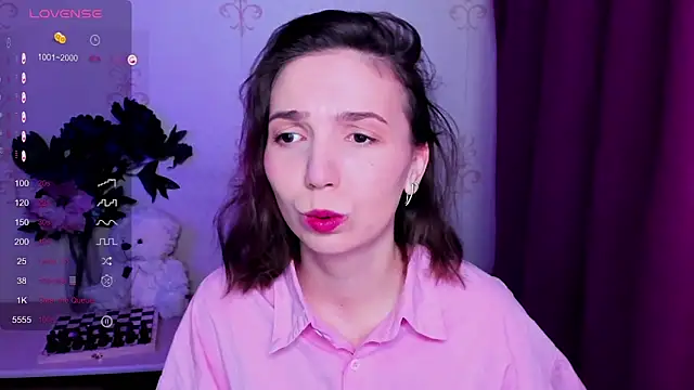 KindHazelHere  online show from 03/26/26, 10:29