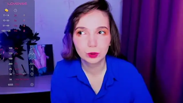 KindHazelHere  online show from 10/28/25, 08:35