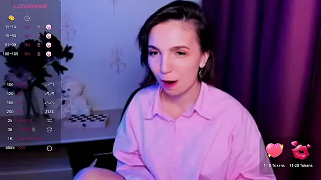 KindHazelHere  online show from 11/13/25, 12:25