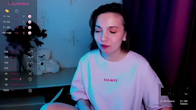 KindHazelHere  online show from 11/19/25, 10:10