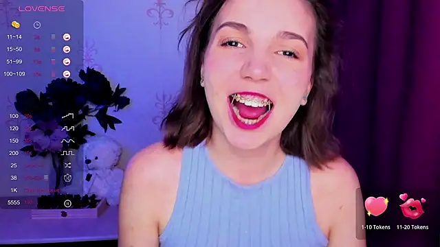 KindHazelHere  online show from 02/19/26, 08:17