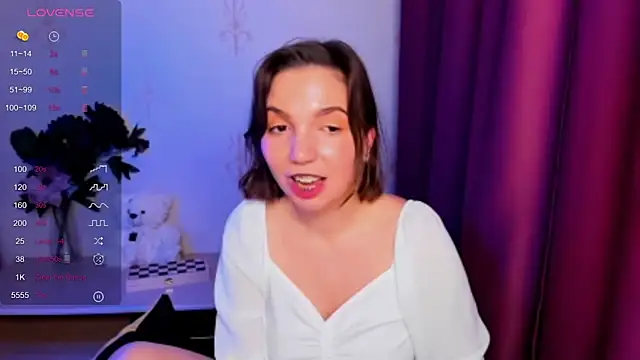 KindHazelHere  online show from 12/16/25, 03:44