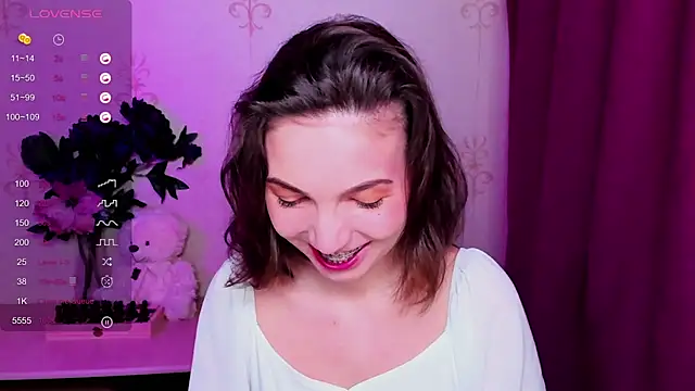 KindHazelHere  online show from 03/12/26, 08:13