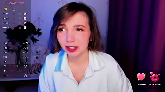 KindHazelHere  online show from 11/06/25, 08:29