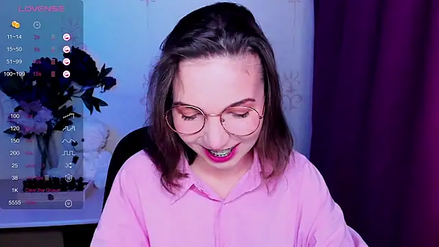 KindHazelHere  online show from 03/10/26, 06:01