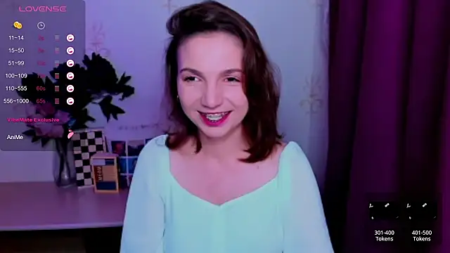 Snapshot of KindHazelHere_ chatting on 07/15/26, 01:34 KindHazelHere online show from 07/15/26, 01:34