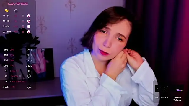 KindHazelHere  online show from 10/27/25, 08:26