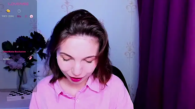 KindHazelHere  online show from 04/04/26, 10:16