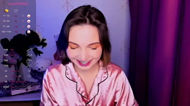 KindHazelHere  online show from 12/21/25, 06:09