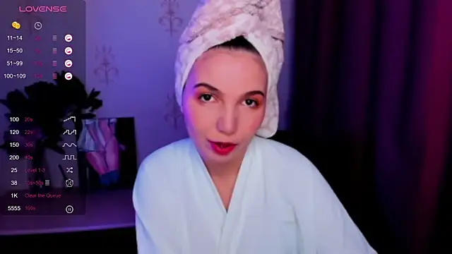 KindHazelHere  online show from 10/29/25, 10:36