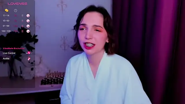 KindHazelHere  online show from 11/29/25, 12:16