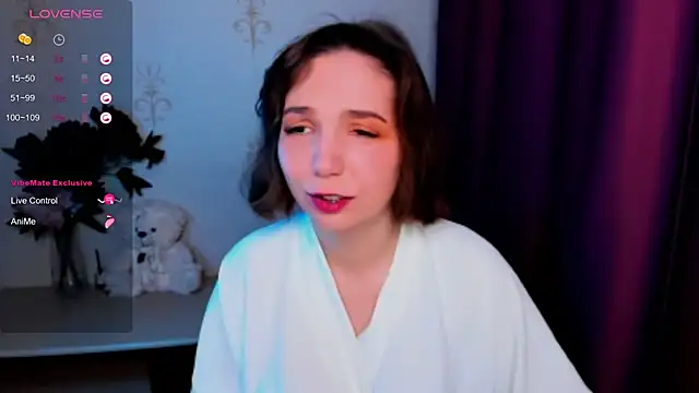 KindHazelHere  online show from 11/18/25, 09:12