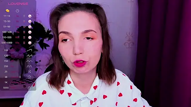 KindHazelHere  online show from 04/10/26, 06:15