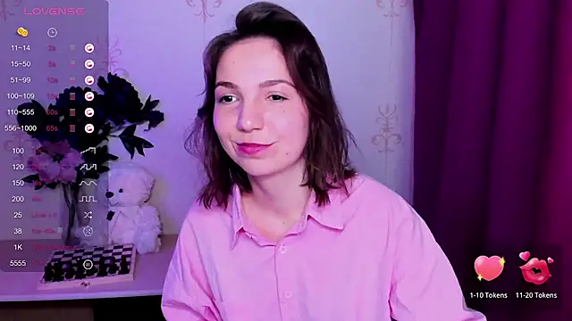 KindHazelHere  online show from 03/31/26, 06:15