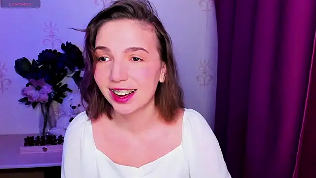 KindHazelHere  online show from 02/10/26, 06:18