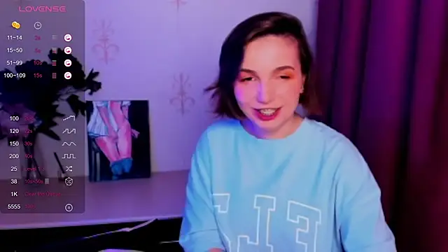 KindHazelHere  online show from 10/23/25, 12:26