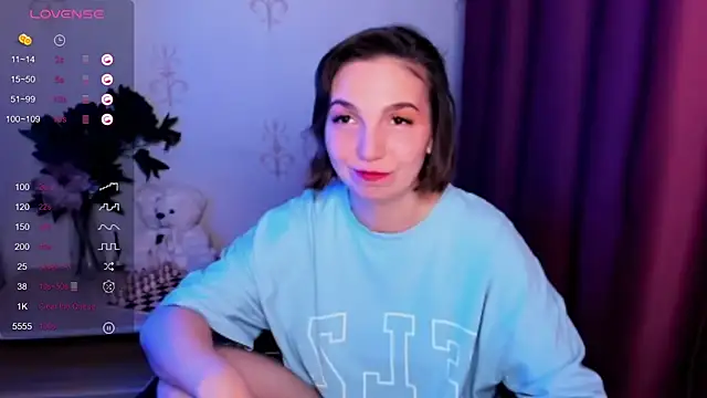 KindHazelHere  online show from 11/04/25, 09:07