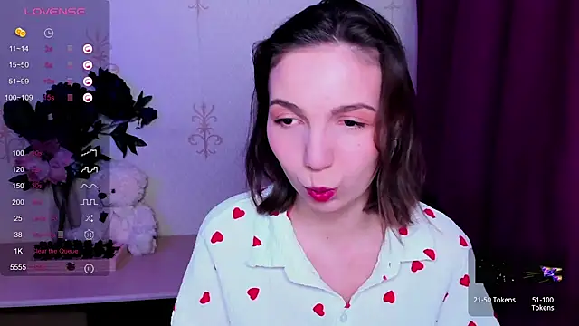 KindHazelHere  online show from 03/07/26, 10:26