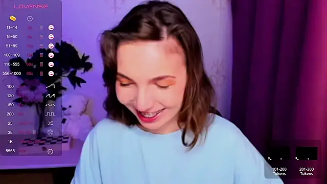 KindHazelHere  online show from 04/13/26, 12:25