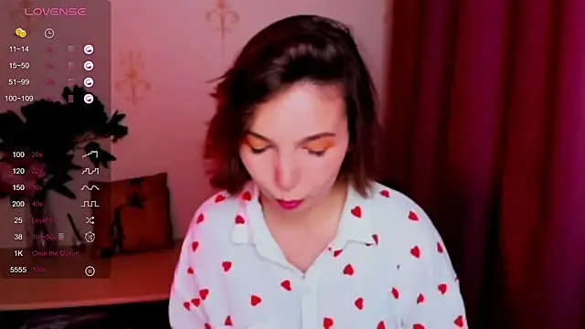 KindHazelHere  online show from 10/26/25, 08:26