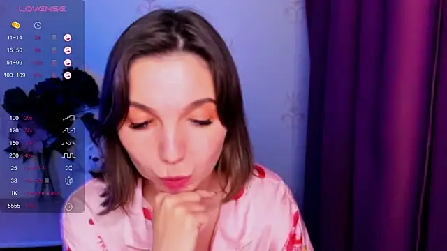 KindHazelHere  online show from 01/11/26, 08:10