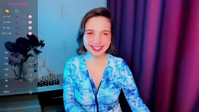 KindHazelHere  online show from 12/03/25, 12:23