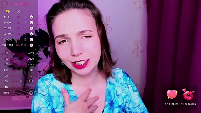 KindHazelHere  online show from 04/06/26, 12:28