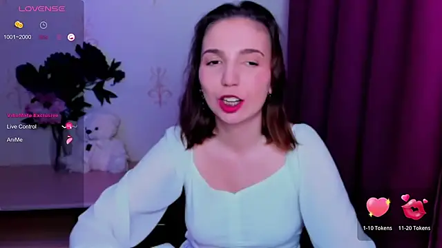 KindHazelHere  online show from 05/09/26, 12:47