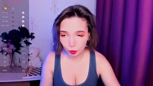 KindHazelHere  online show from 11/08/25, 08:29