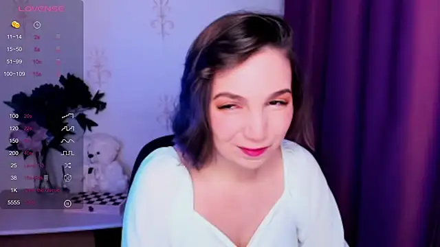 KindHazelHere  online show from 11/10/25, 08:19