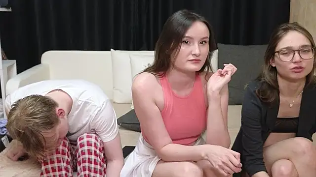 Snapshot of loossers chatting on 01/15/26, 03:37 loossers online show from 01/15/26, 03:37