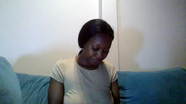 Snapshot of Hardnipples8 chatting on 04/16/26, 11:33 Hardnipples8 online show from 04/16/26, 11:33