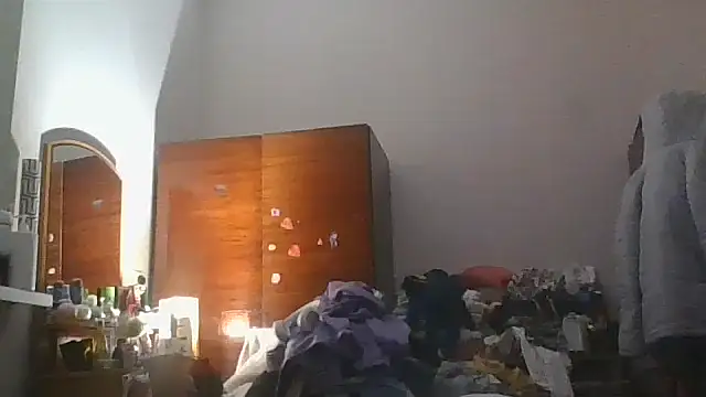 ShawnaAdams online show from 12/03/25, 08:52