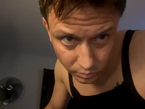 LiamDean20 online show from 12/13/25, 10:16