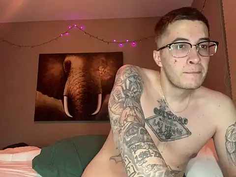 Snapshot of Bwcjoshbanks chatting on 12/23/25, 10:58 Bwcjoshbanks online show from 12/23/25, 10:58