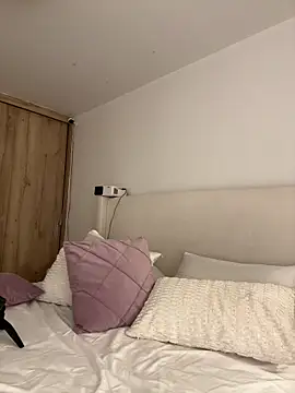 Bella cutte  online show from 12/01/25, 11:16