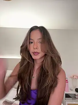 Bella cutte  online show from 12/17/25, 11:54