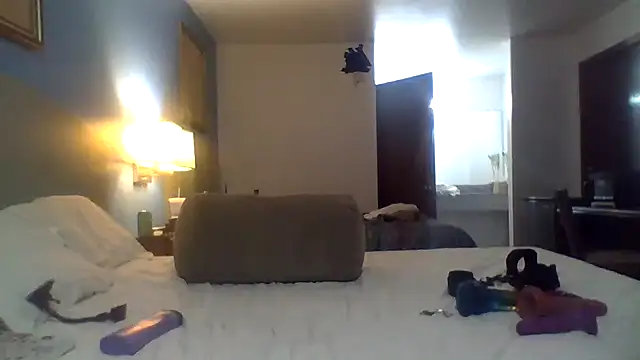 tuRb0420 online show from 09/30/25, 11:11