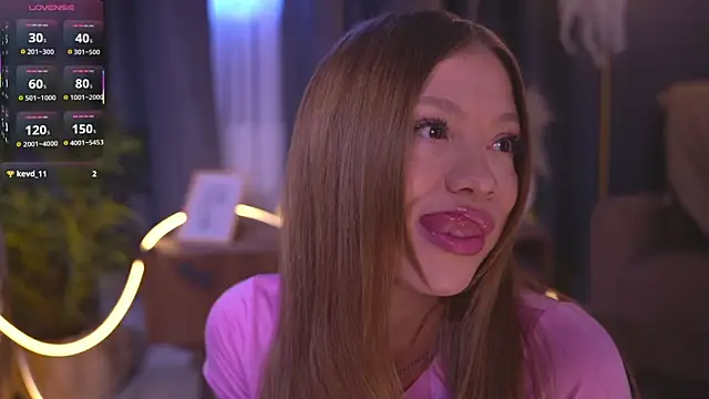 Snapshot of LittleMix_ chatting on 10/22/25, 08:47 LittleMix online show from 10/22/25, 08:47