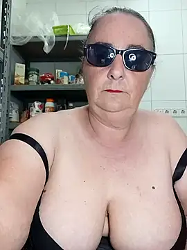 Snapshot of eroticjessitop chatting on 06/25/26, 04:45 eroticjessitop online show from 06/25/26, 04:45