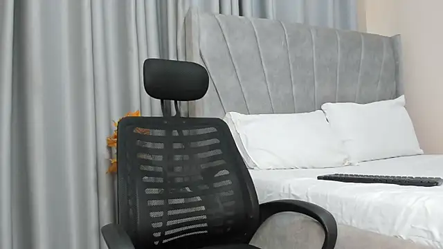 thee sexy goddess online show from 11/27/25, 04:02