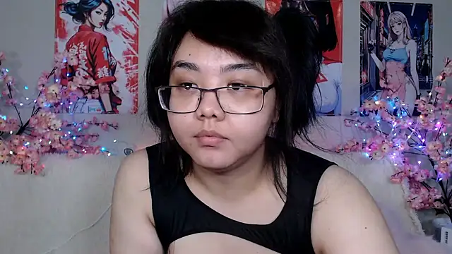 Snapshot of Moertomlly chatting on 06/14/26, 04:14 Moertomlly online show from 06/14/26, 04:14