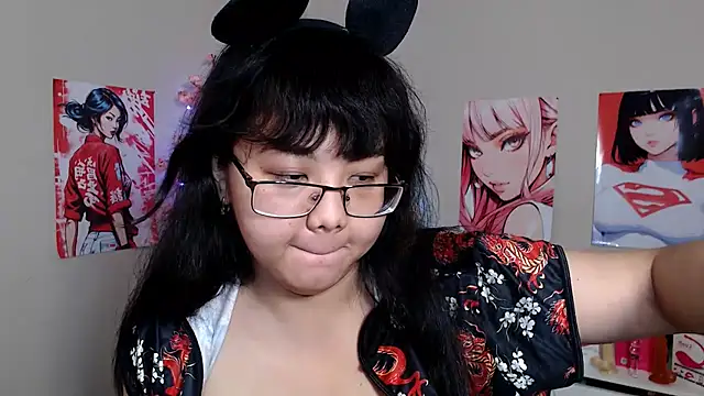 Snapshot of Moertomlly chatting on 11/02/25, 04:17 Moertomlly online show from 11/02/25, 04:17