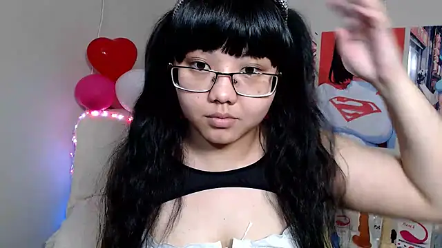 Snapshot of Moertomlly chatting on 03/18/25, 03:02 Moertomlly online show from 03/18/25, 03:02