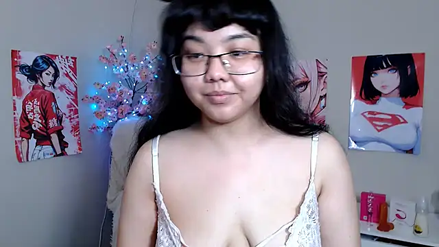 Snapshot of Moertomlly chatting on 11/13/25, 04:27 Moertomlly online show from 11/13/25, 04:27